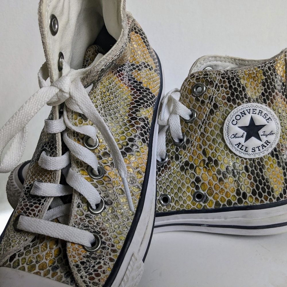 Converse All Star High Tops - Womens size 6